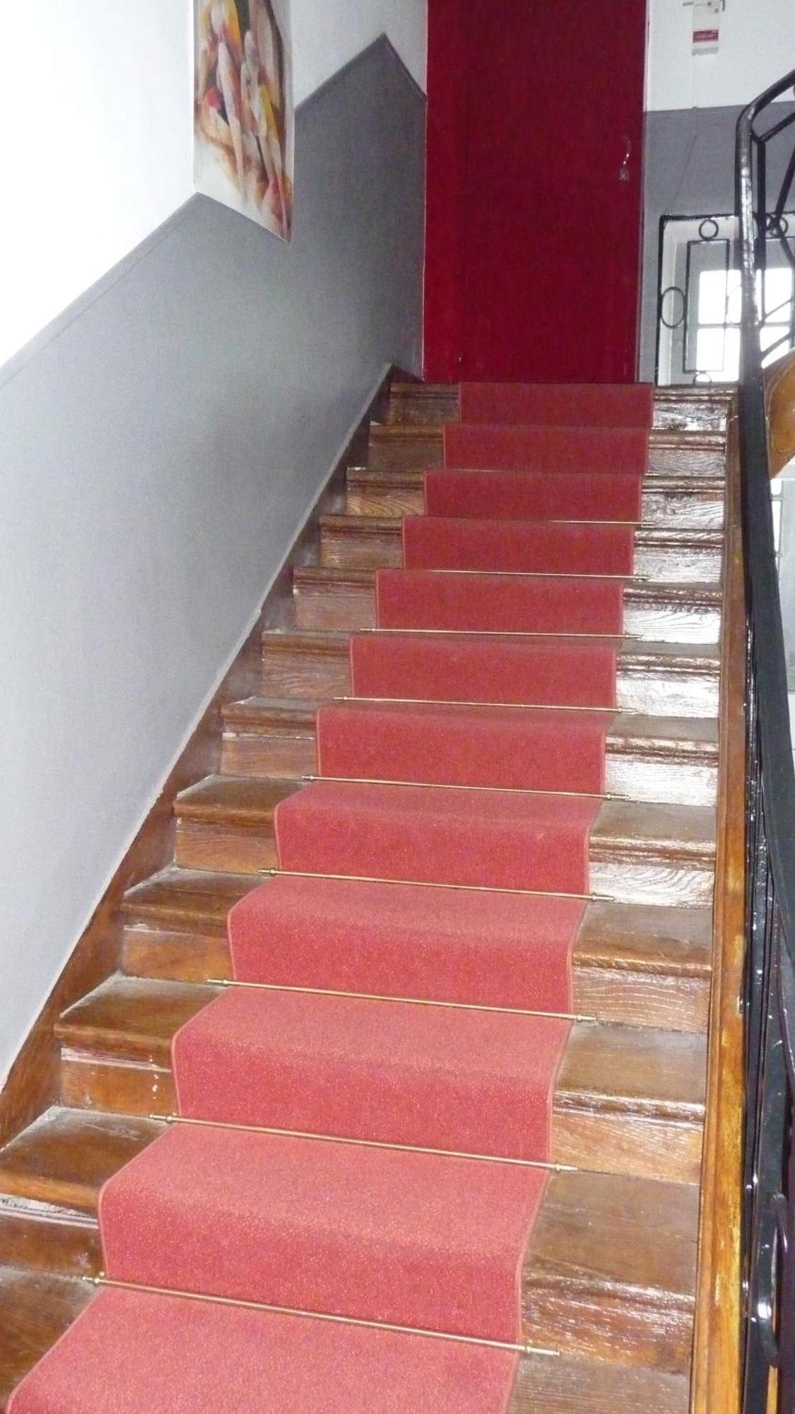 Hotel Du Commerce Semur-en-Auxois Habitación foto